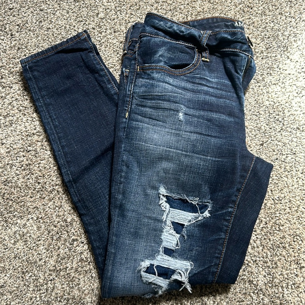 American Eagle Jeggings size 8 short- ripped style